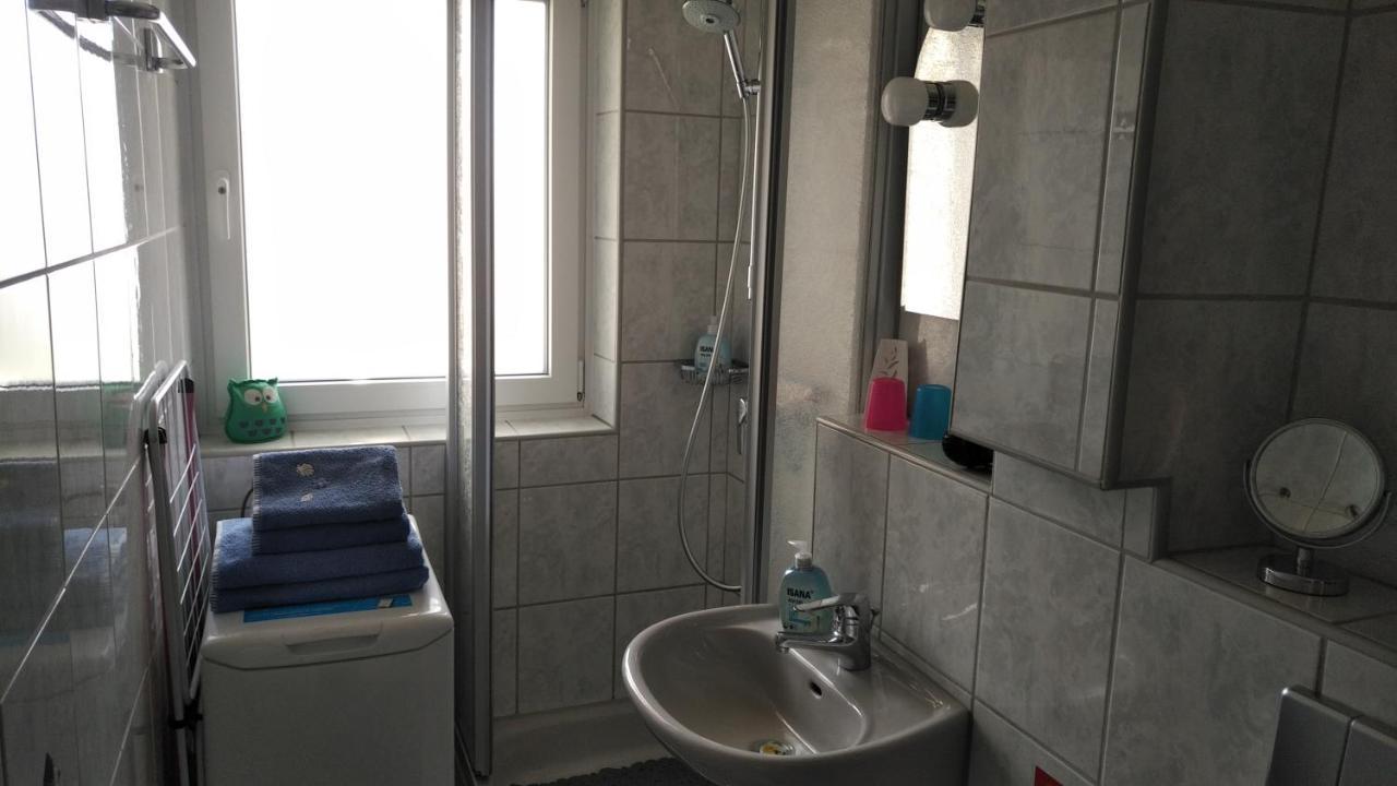 Haus Tertius - Strand- Und Hafennahe Ruhige Ferienwohnung Busum Luaran gambar