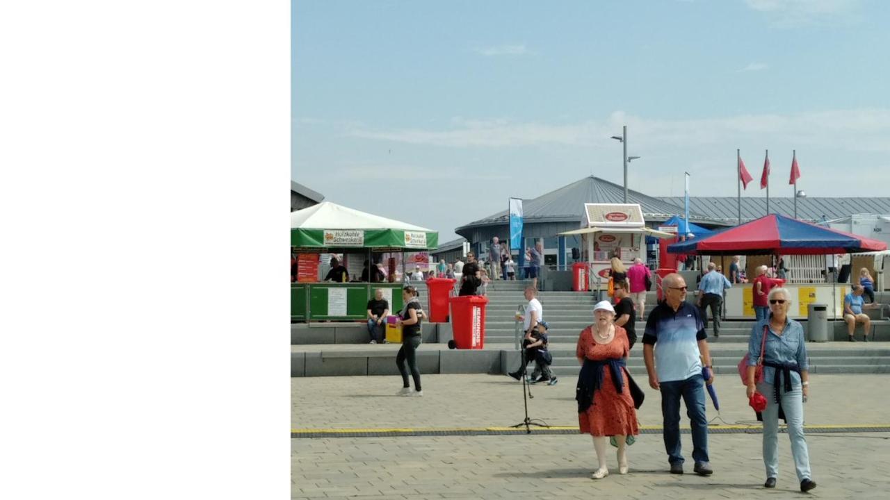 Haus Tertius - Strand- Und Hafennahe Ruhige Ferienwohnung Busum Luaran gambar